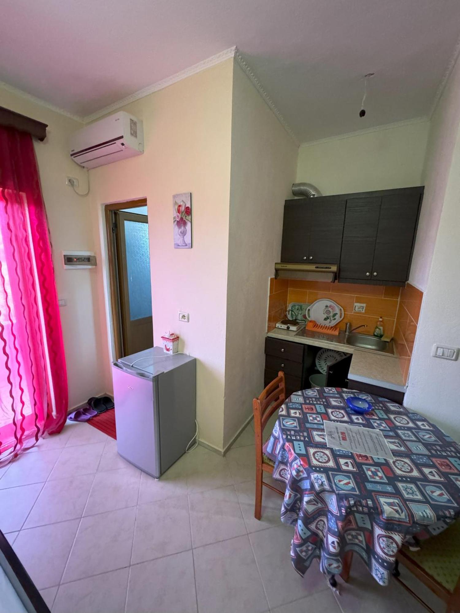 Adrian Agustin Rooms Lukovë Exterior foto