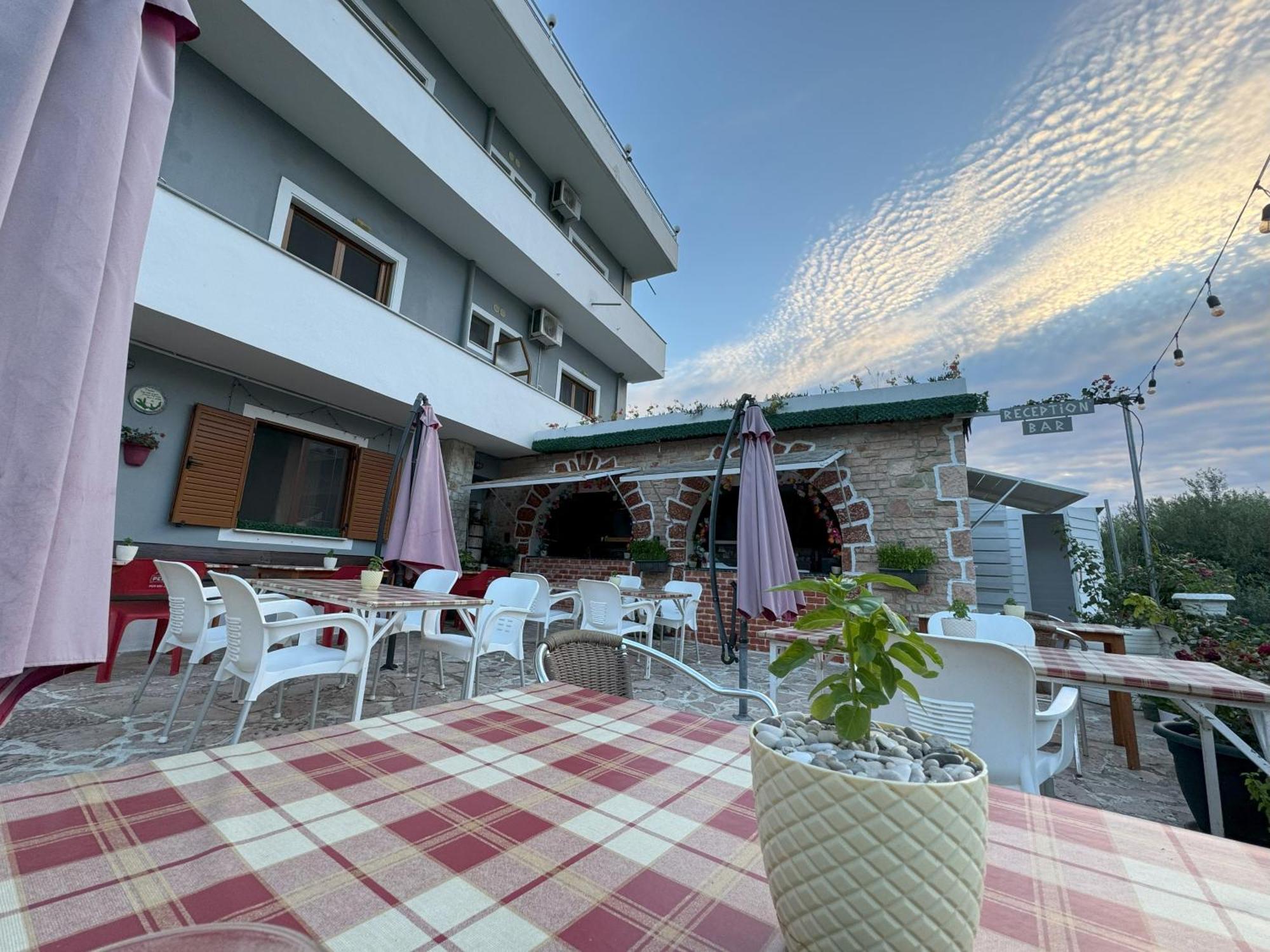 Adrian Agustin Rooms Lukovë Exterior foto
